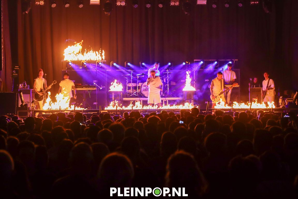 THE DIRTY DADDIES     (40)